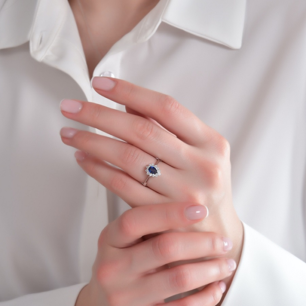 0.64 Karat Pırlanta Damla Safir Yüzük