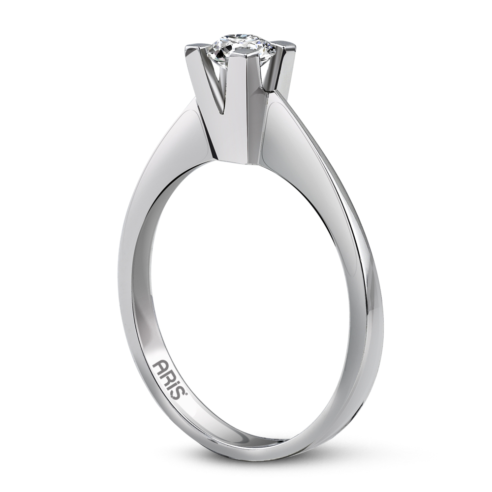 0.30 Karat D Renk Pırlanta Tektaş Yüzük