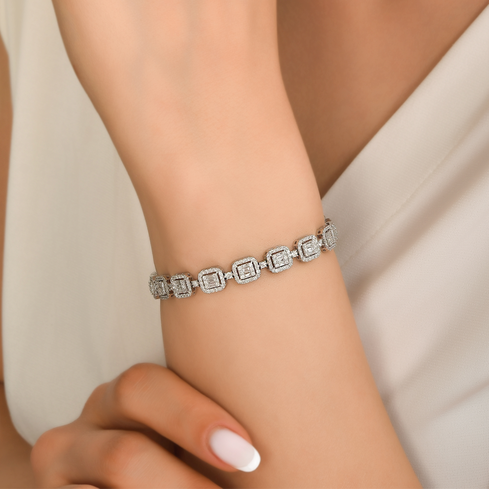 4.35 Karat Pırlanta Baget Bileklik