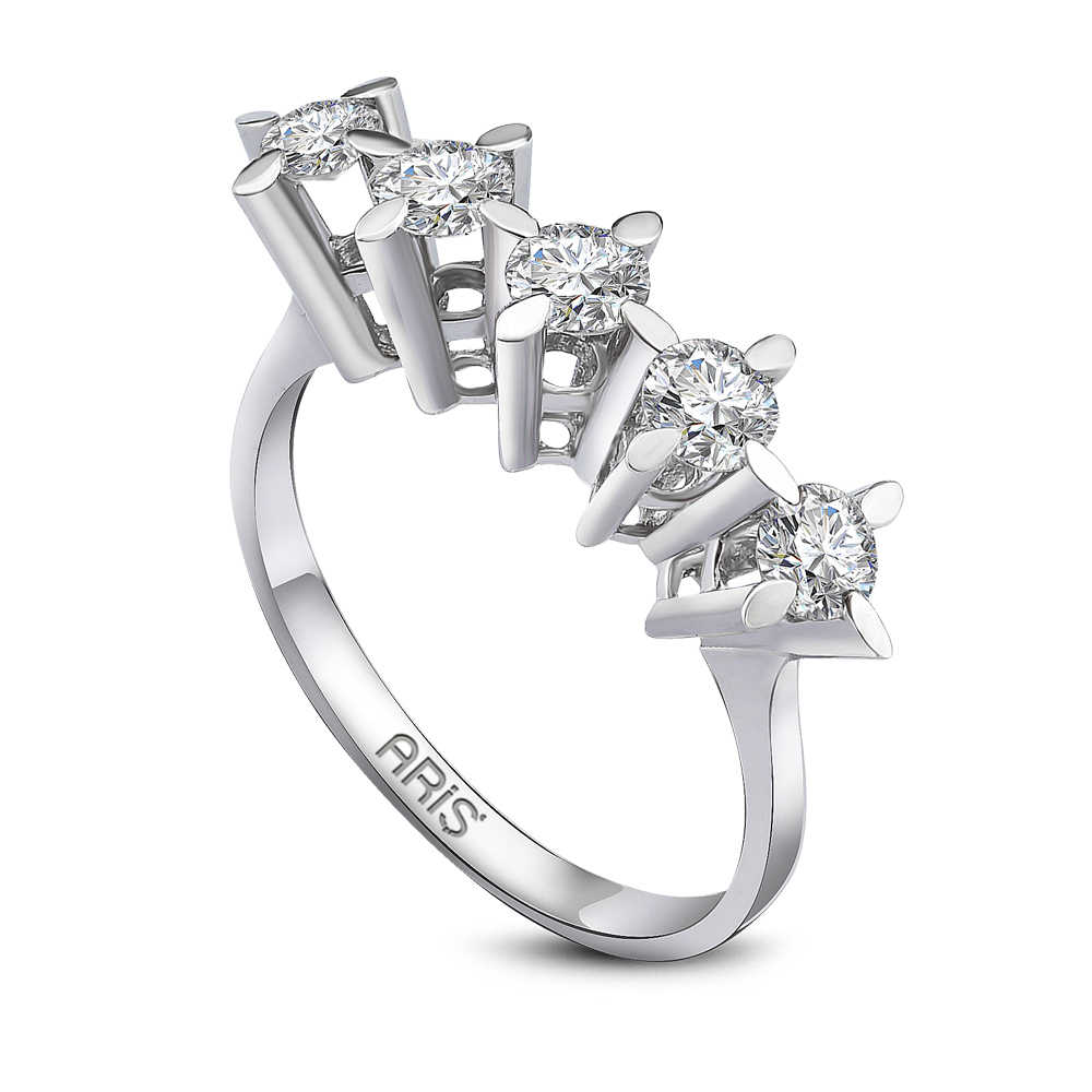 0.30 Karat Beştaş Pırlanta Yüzük