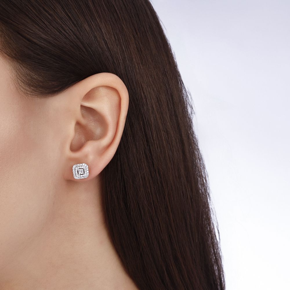 0.57 Karat Prenses Pırlanta Küpe