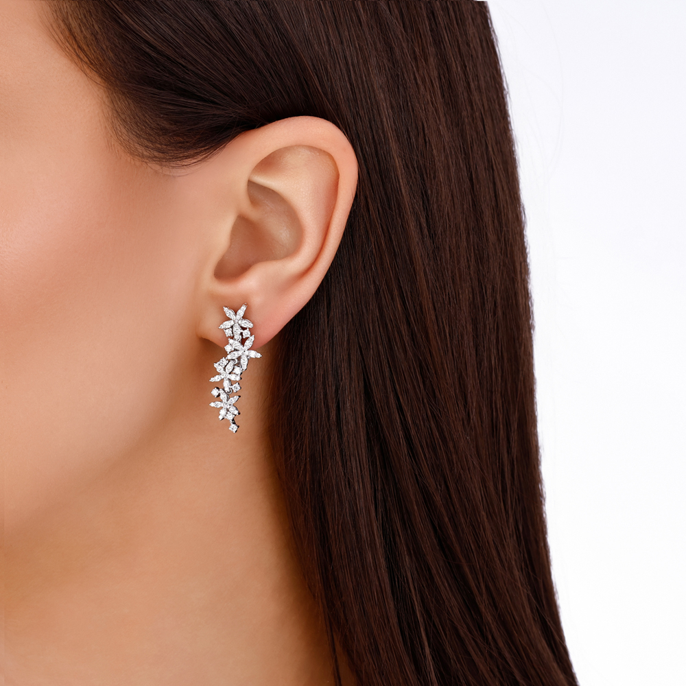 Çiçek Modelli Pırlanta Küpe