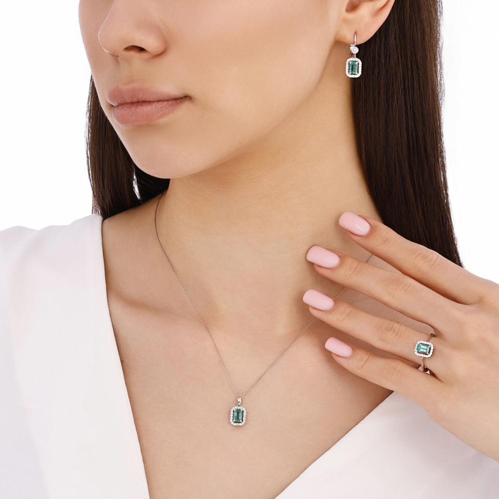 0.68 Karat Pırlanta Zümrüt Kolye