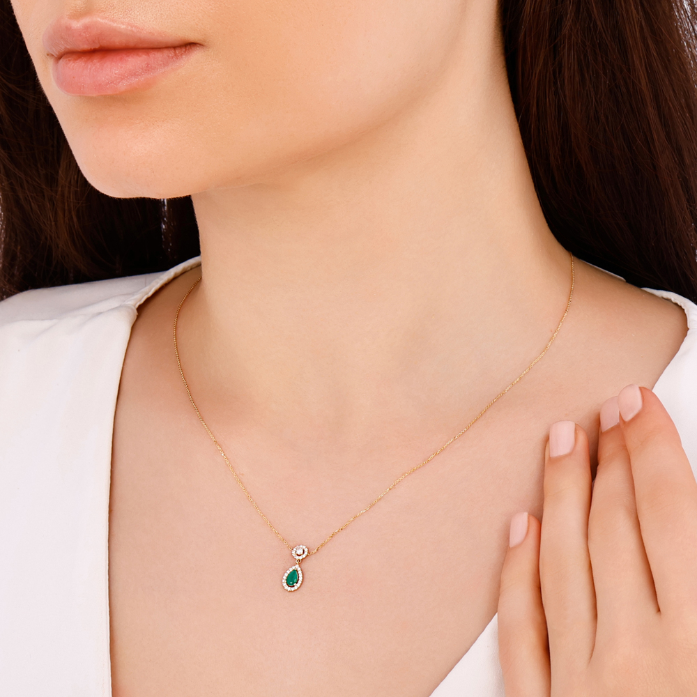 0.32 Karat Pırlanta Zümrüt Kolye