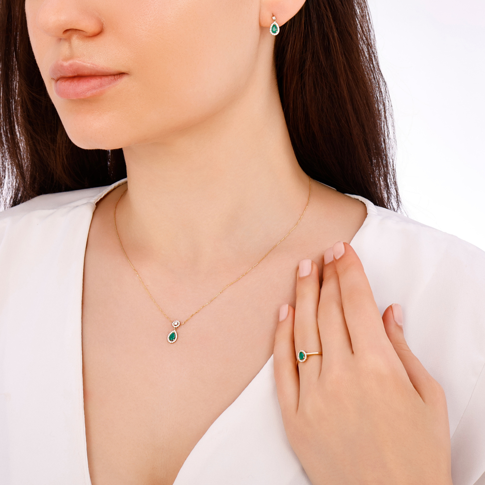 0.32 Karat Pırlanta Zümrüt Kolye