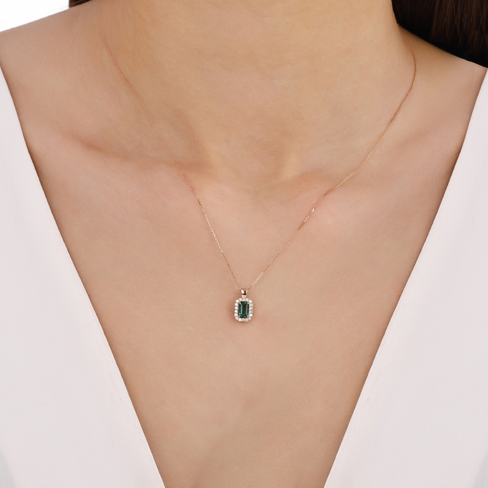 0.55 Karat Pırlanta Zümrüt Kolye