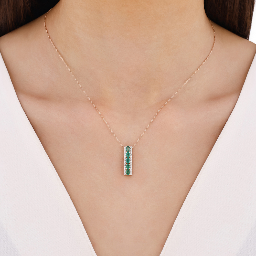 0.91 Karat Pırlanta Zümrüt Kolye