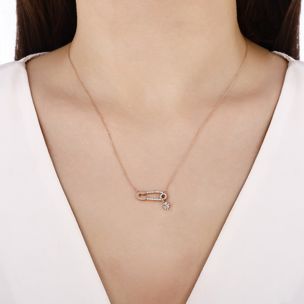 Pırlanta Çengelli İğne Kolye