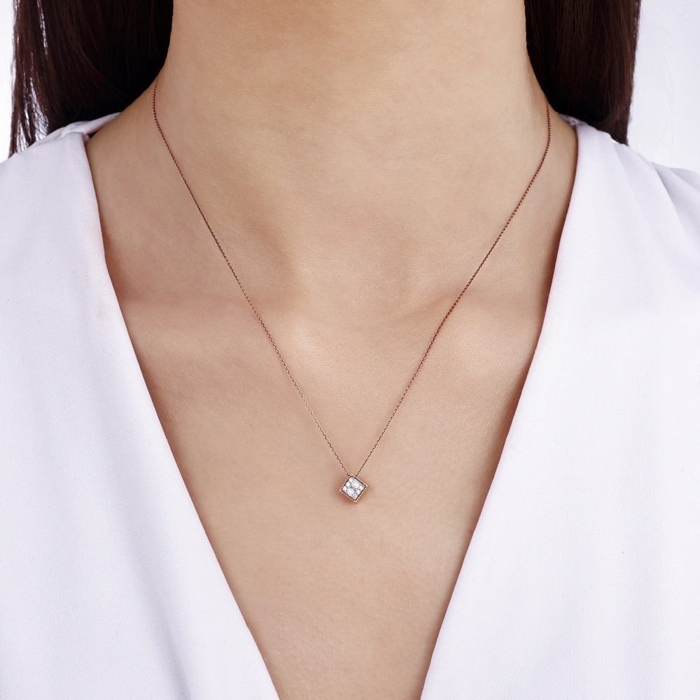 Pırlanta Kare Kolye