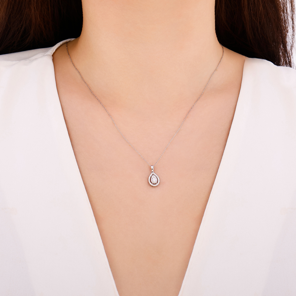 0.19 Karat Baget Pırlanta Damla Kolye