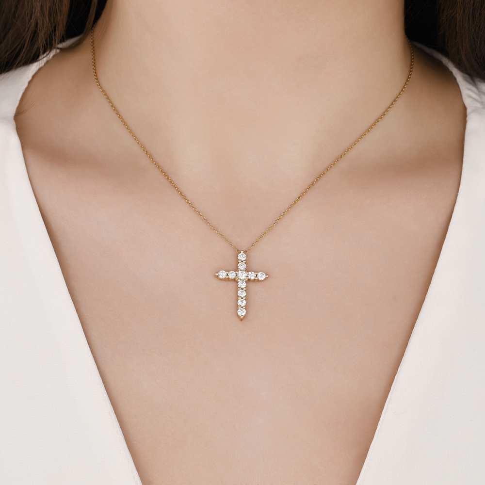 1.05 Karat Pırlanta Haç Kolye