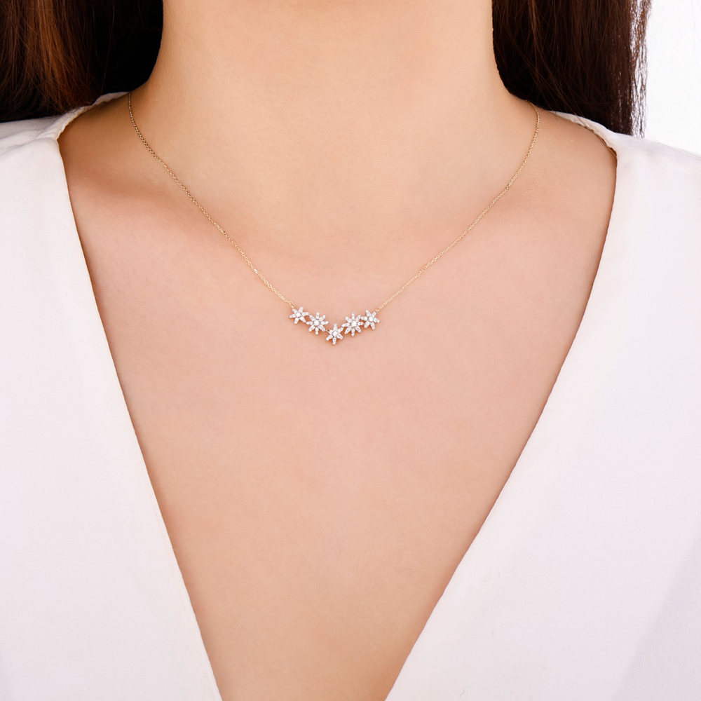 Çiçek Model Pırlanta Kolye