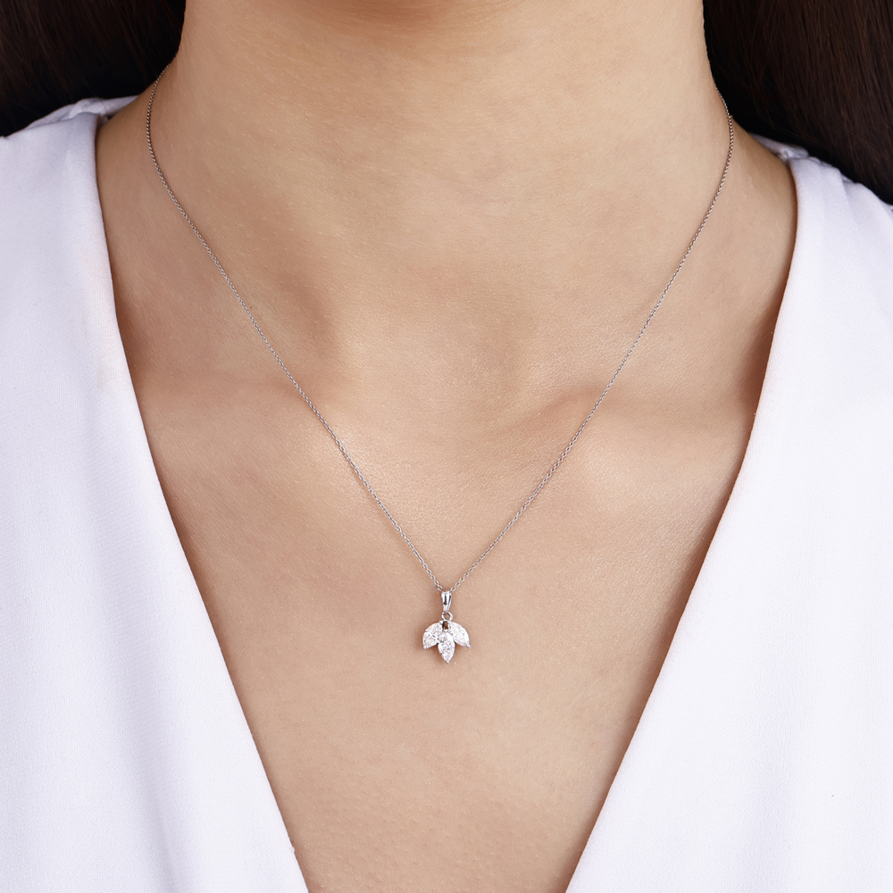 0.60 Karat Markiz Pırlanta Kolye