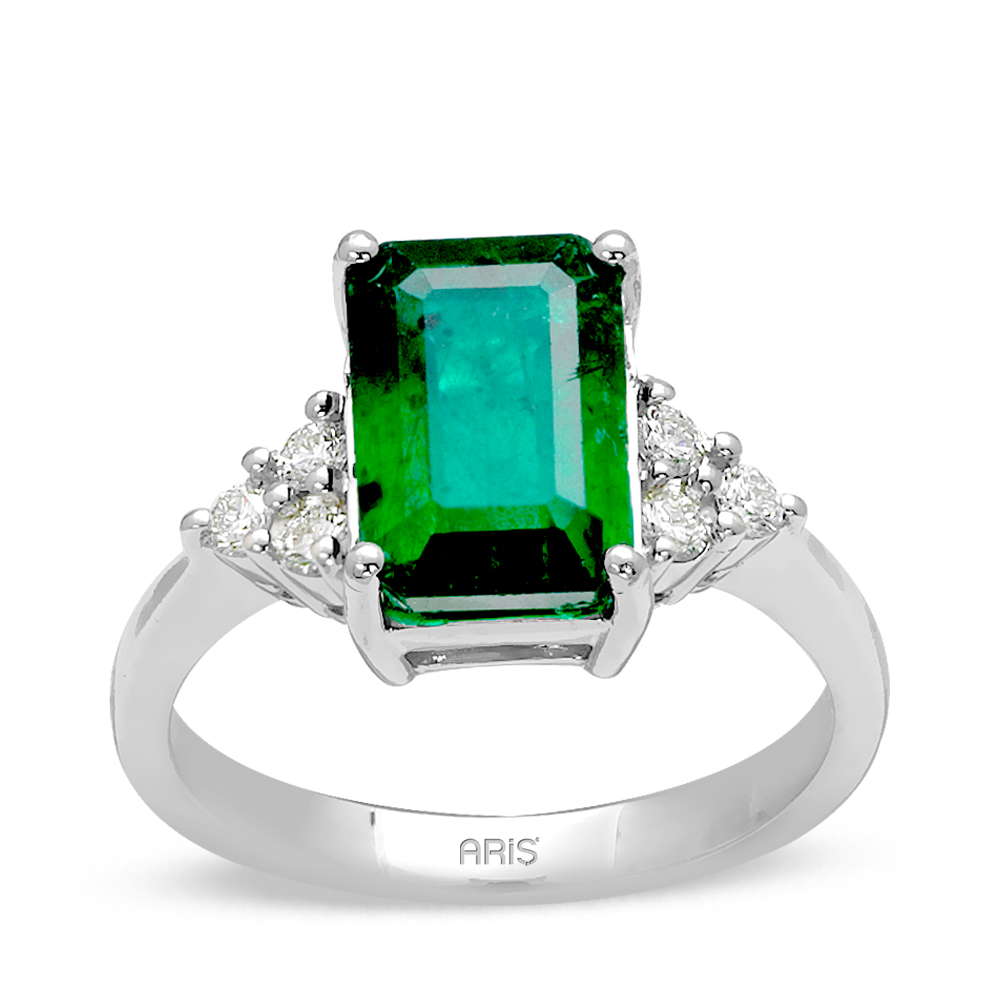 3.05 Karat Zümrüt Pırlanta Yüzük