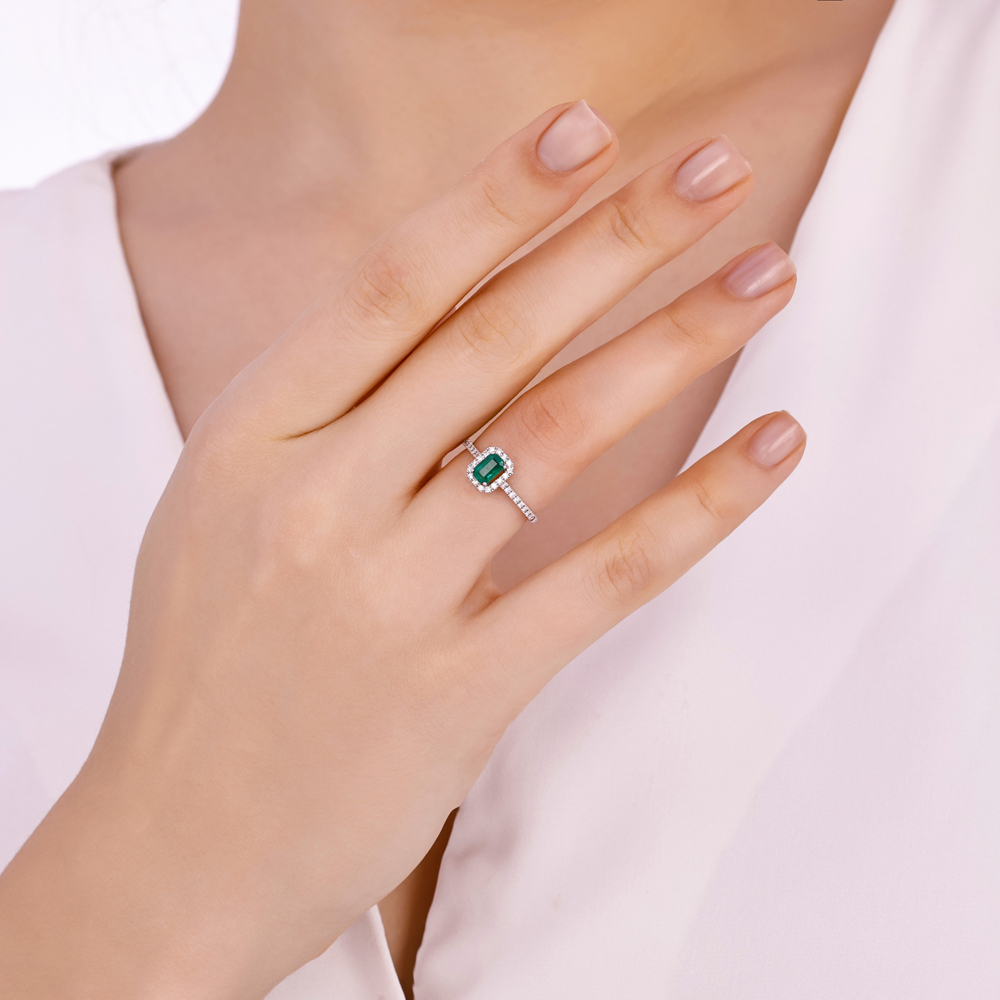 0.70 Karat Zümrüt Pırlanta Yüzük