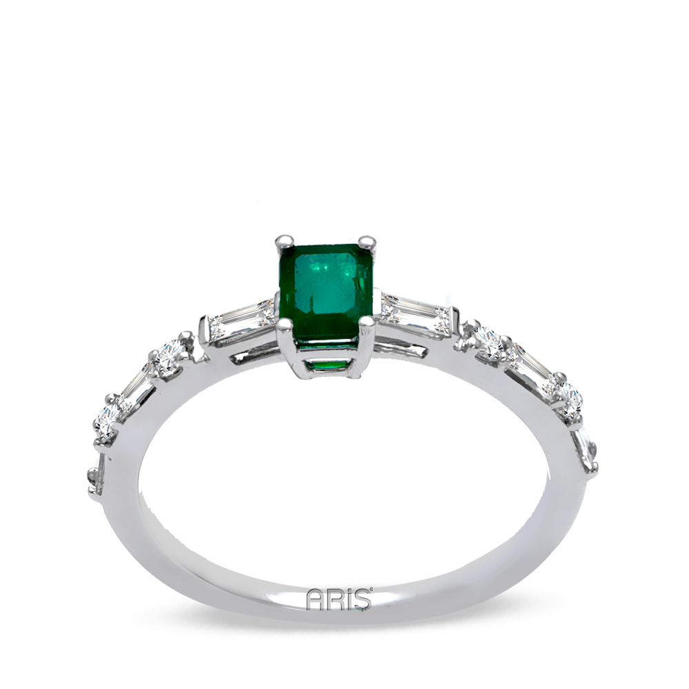 Zümrüt Kesim Bagetli Pırlanta Yüzük