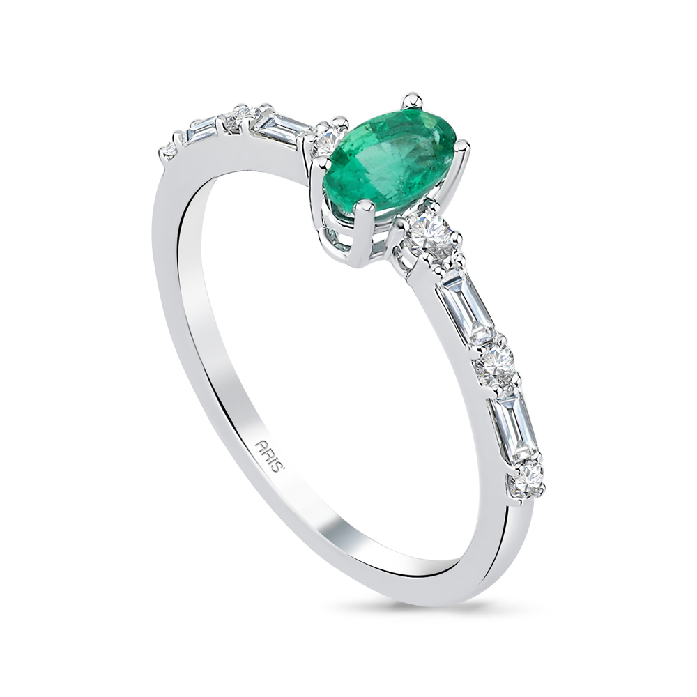 Oval Zümrüt Pırlanta Yüzük