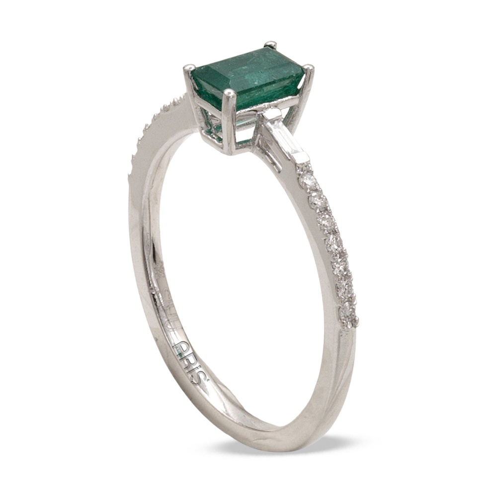 0.76 Karat Zümrüt Pırlanta Yüzük