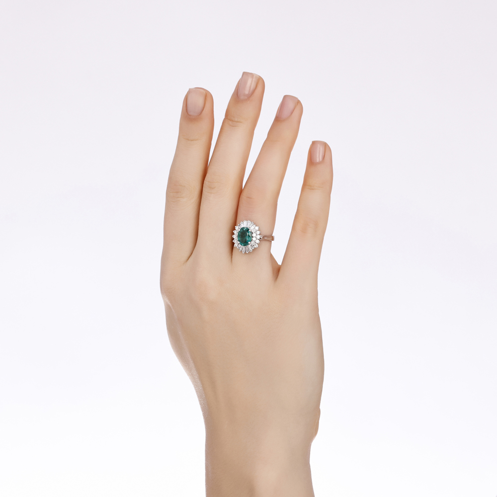 2.67 Karat Oval Zümrüt Pırlanta Yüzük