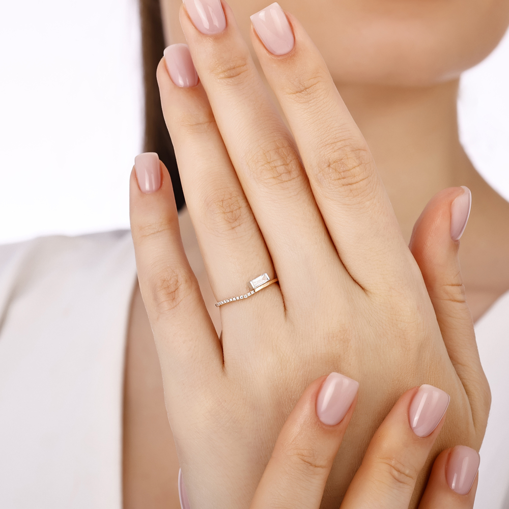 0.14 Karat Pırlanta Baget Yüzük