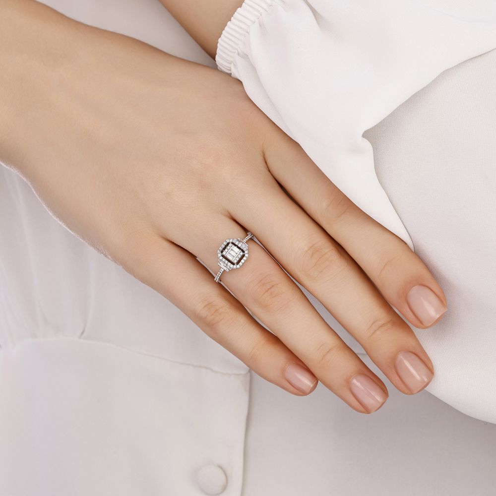 0.47 Karat Baget Pırlanta Yüzük