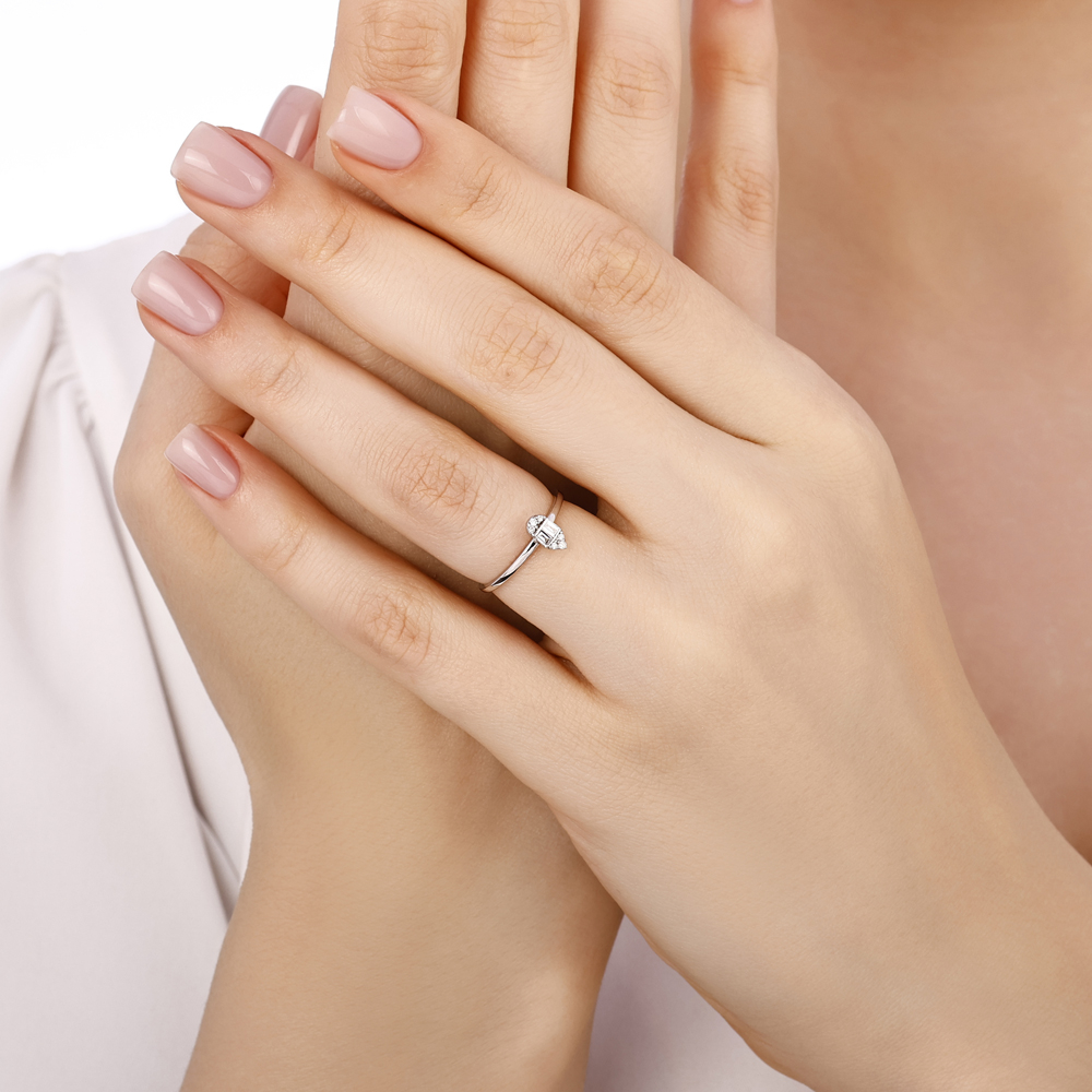 0.11 Karat Baget Pırlanta Yüzük