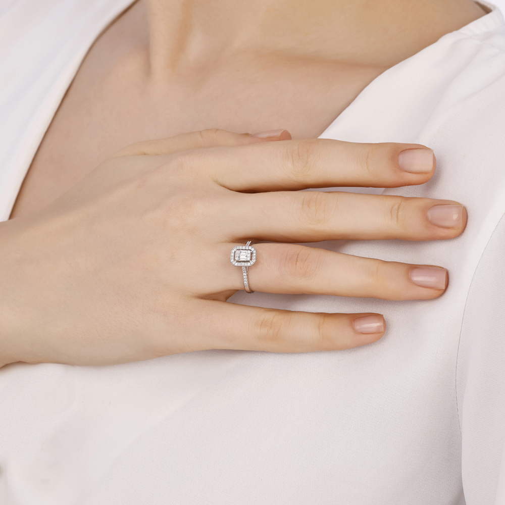 0.24 Karat Baget Pırlanta Yüzük