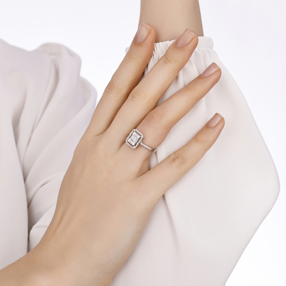 0.64 Karat Pırlanta Baget Yüzük