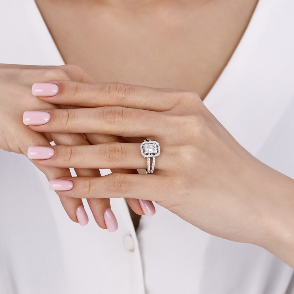 0.93 Karat Baget Pırlanta Yüzük