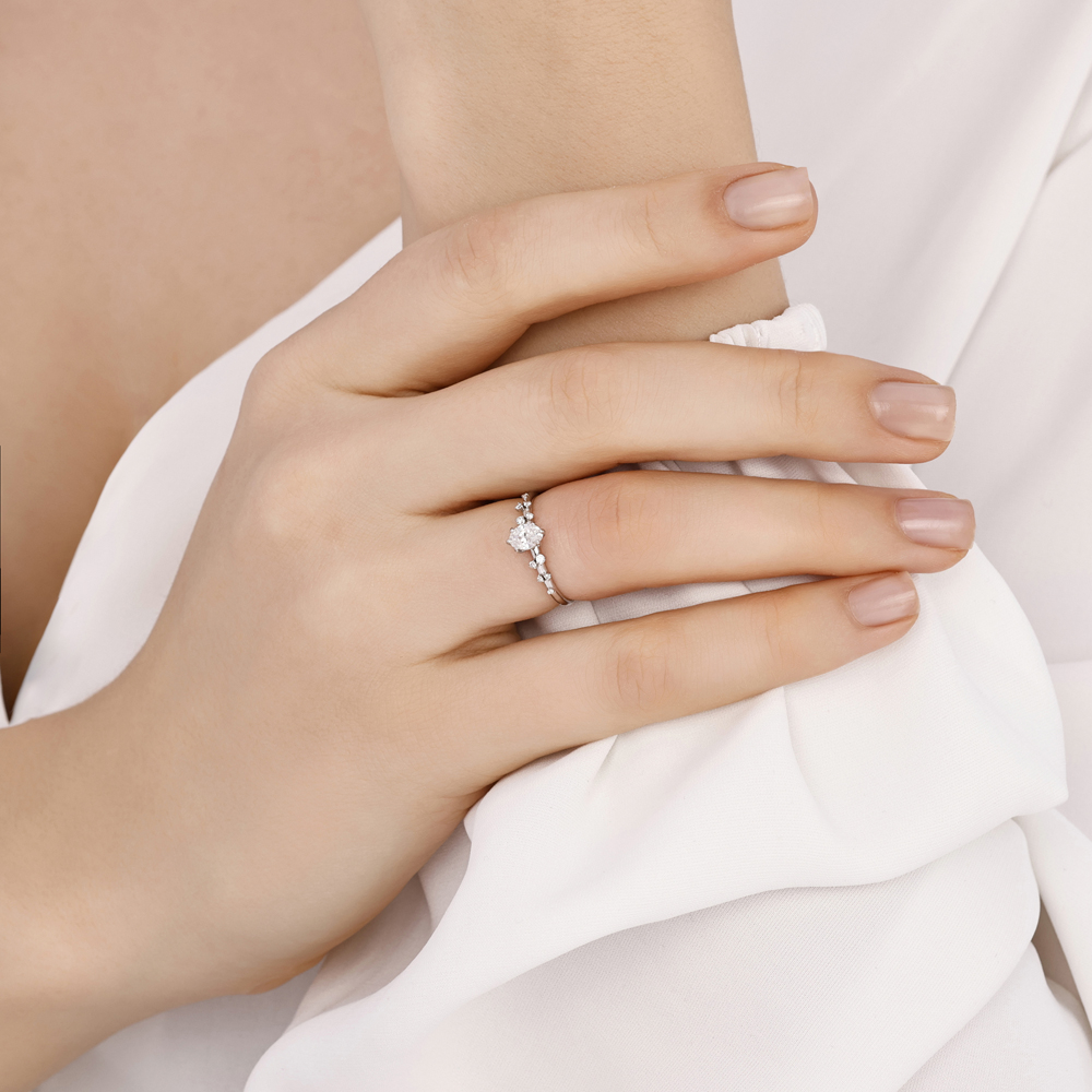 0.35 Karat Oval Kesim Pırlanta Tektaş Yüzük