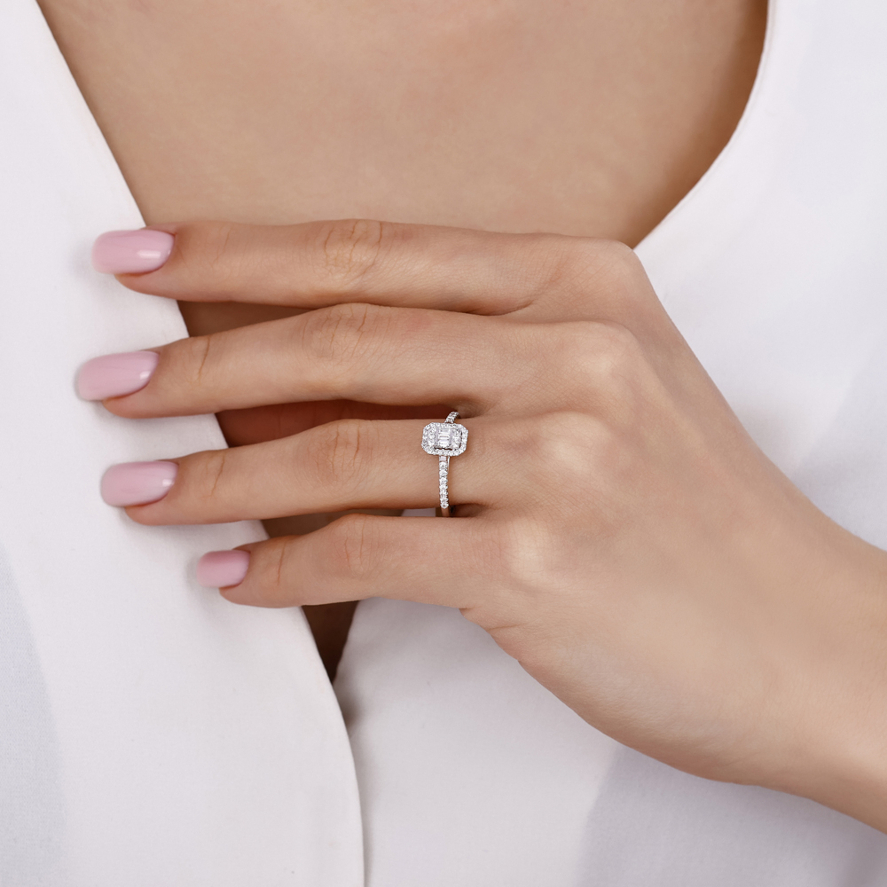 0.30 Karat Baget Pırlanta Yüzük