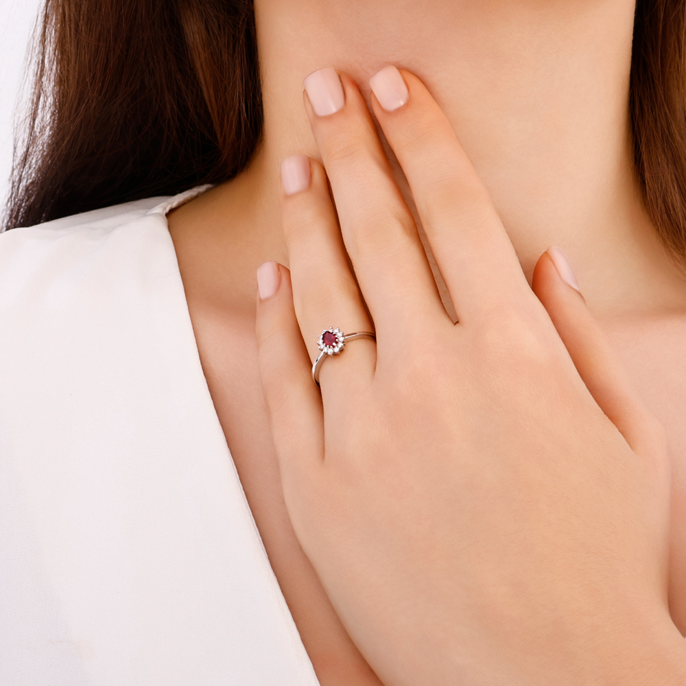 Oval Yakut Pırlanta Yüzük