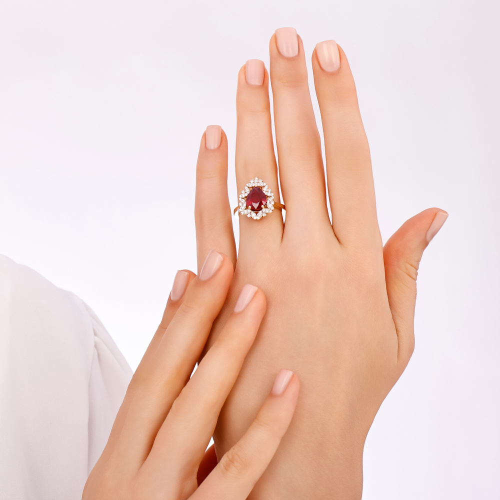 3.43 Karat Damla Yakut Pırlanta Yüzük