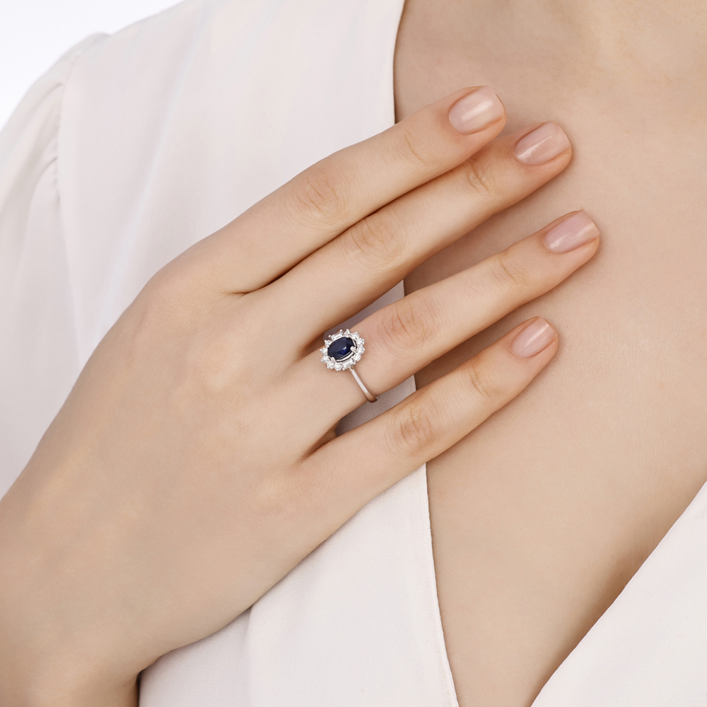 Oval Kesim Safir Pırlanta Yüzük