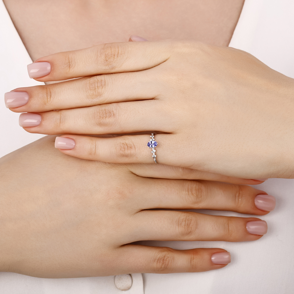 0.50 Karat Oval Tanzanit Pırlanta Yüzük