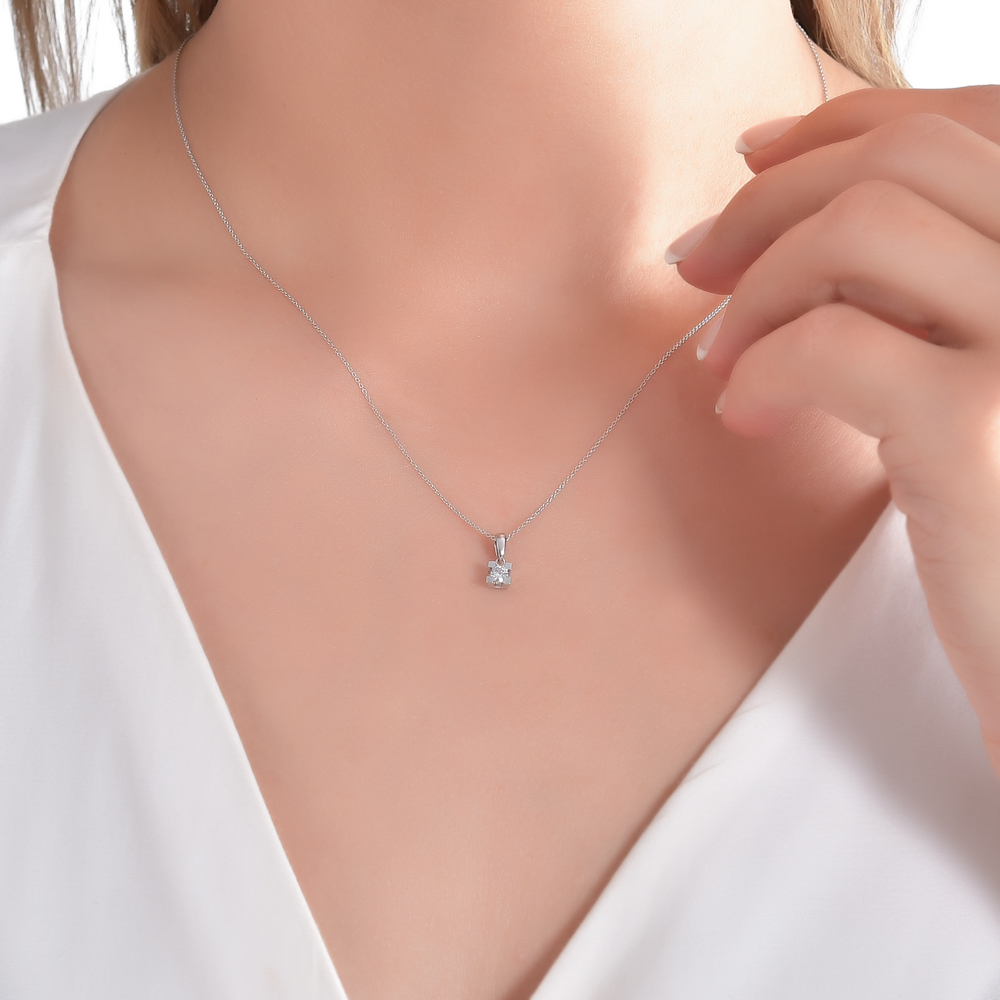 0.10 Karat Pırlanta Tektaş Kolye