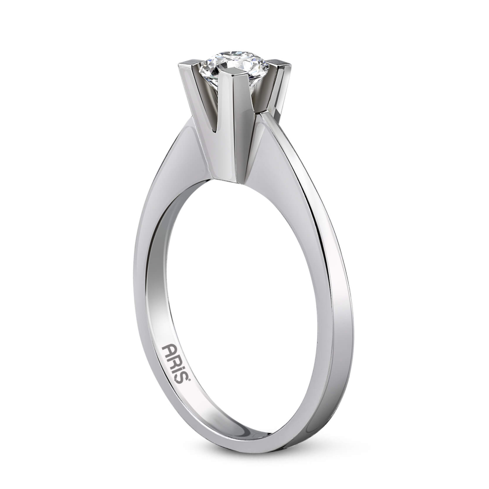 0.50 Karat D Renk Pırlantalı Tektaş Yüzük