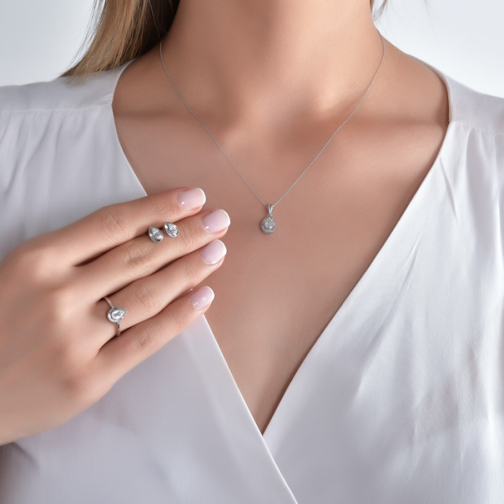 Pırlanta Baget Kolye