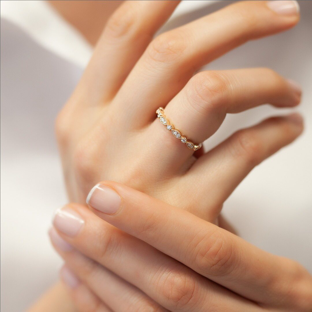 Vintage Esintili Tasarım Pırlanta Yarımtur Alyans