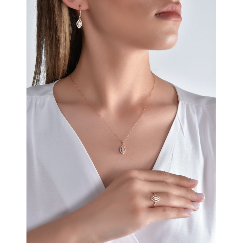 Pırlanta Markiz Baget Kesim Kolye