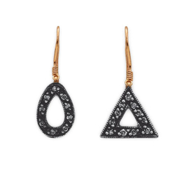 4 Element- Pırlantalı Su ve Ateş Sembolü Altın Küpe