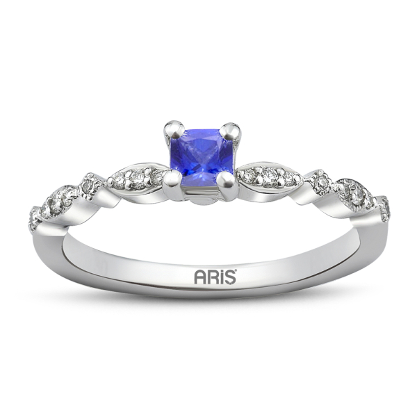 0.44 Karat Pırlanta Prenses Kesim Safir Yüzük