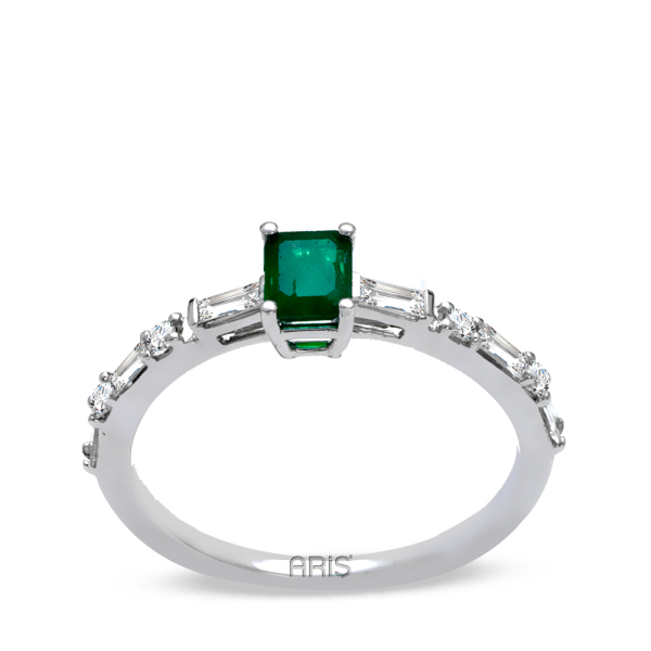 Zümrüt Kesim Bagetli Pırlanta Yüzük