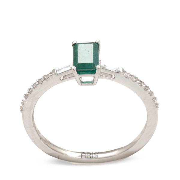 0.76 Karat Zümrüt Pırlanta Yüzük