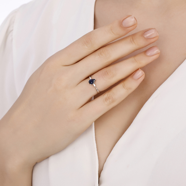 0.43 Karat Damla Safir Pırlanta Yüzük