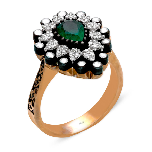 0.95 Karat Zümrüt Elmas Yüzük