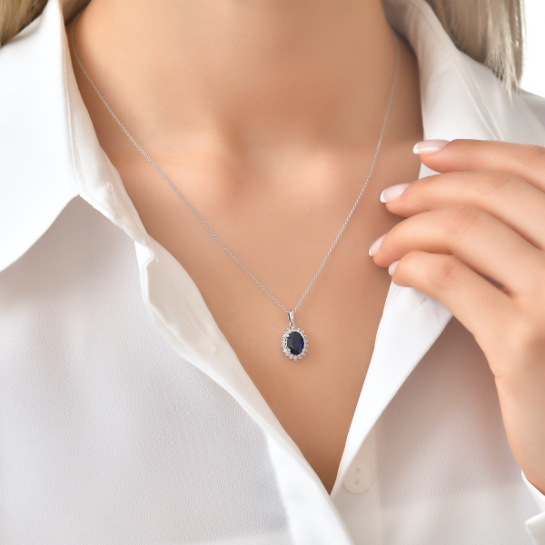 1.00 Karat Pırlanta Oval Safir Kolye